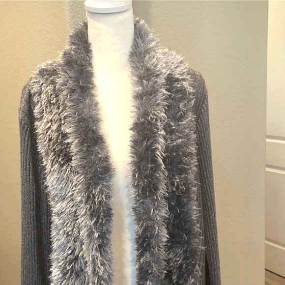 [Lauren Michelle]  Gray Faux Fur Trim Cardigan Size Large - Picture 3 of 11
